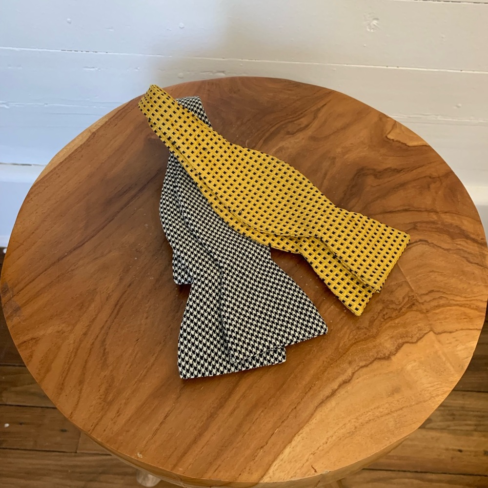 2 Bow ties